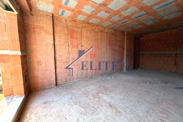 Shtepi ne shitje Apartament ne Tirane, 1+1, Mobilimi Bosh, pa mobiluar, Pagesa 54,202  Euro.