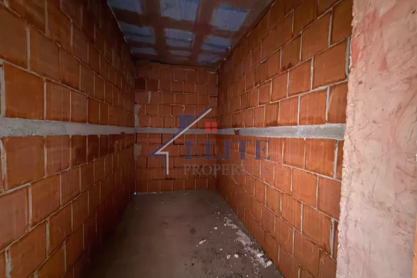 Shtepi ne shitje Apartament ne Tirane, 1+1, Mobilimi Bosh, pa mobiluar, Pagesa 54,202  Euro.