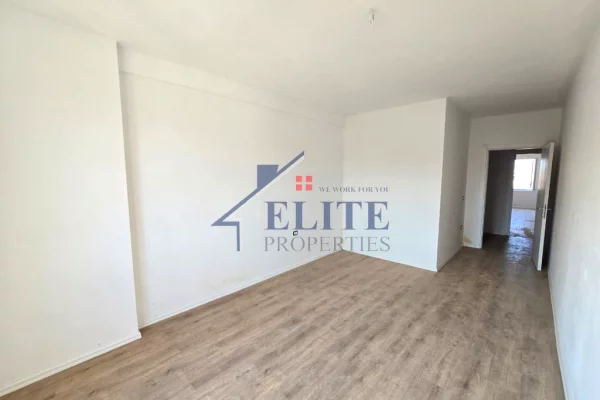 Shtepi ne shitje Apartament ne Tirane, 2+1, Mobilimi Bosh, pa mobiluar, Pagesa 140,000  Euro.
