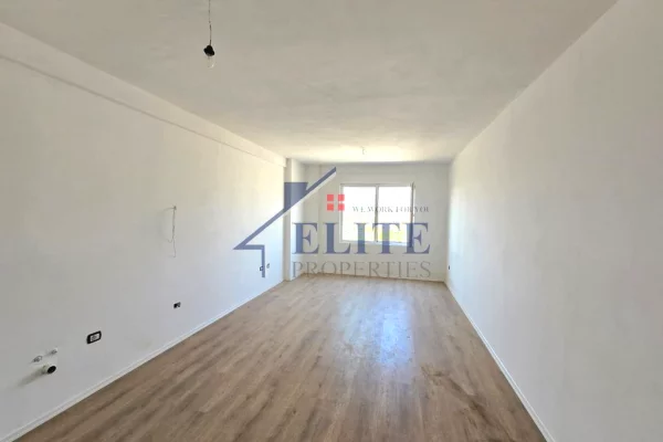 Shtepi ne shitje Apartament ne Tirane, 2+1, Mobilimi Bosh, pa mobiluar, Pagesa 140,000  Euro.