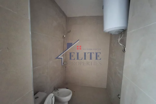 Shtepi ne shitje Apartament ne Tirane, 2+1, Mobilimi Bosh, pa mobiluar, Pagesa 140,000  Euro.