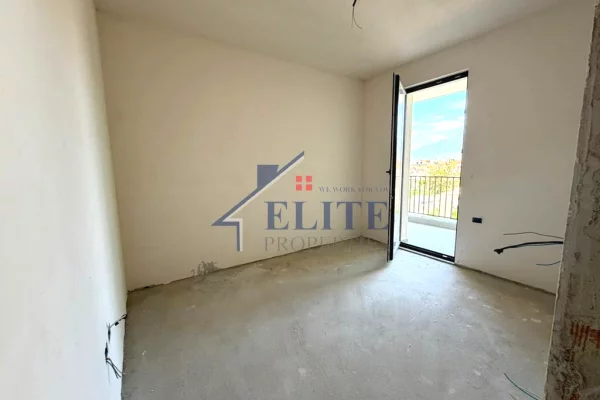 Shtepi ne shitje Apartament ne Tirane, 2+1, Mobilimi Bosh, pa mobiluar, Pagesa 102,595  Euro.