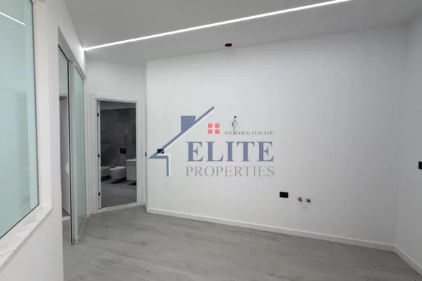 Shtepi ne shitje Apartament ne Vlore, 2+1, Mobilimi Bosh, pa mobiluar, Pagesa 351,000  Euro.