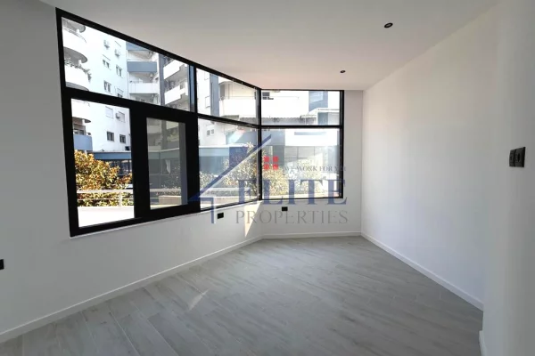Shtepi ne shitje Apartament ne Vlore, 2+1, Mobilimi Bosh, pa mobiluar, Pagesa 351,000  Euro.