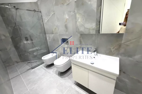 Shtepi ne shitje Apartament ne Vlore, 2+1, Mobilimi Bosh, pa mobiluar, Pagesa 351,000  Euro.
