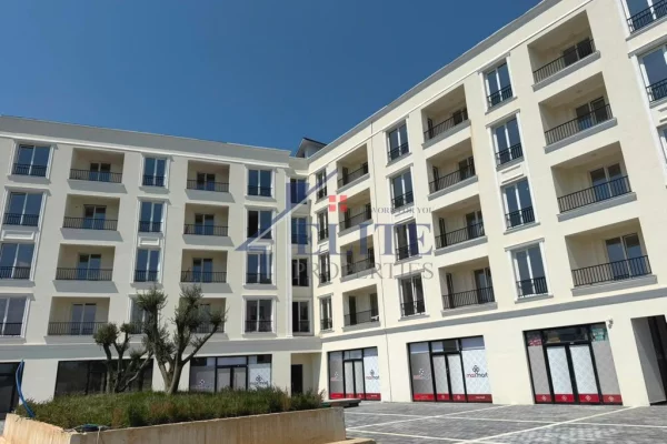 Shtepi ne shitje Apartament ne Tirane, 2+1, Mobilimi Bosh, pa mobiluar, Pagesa 9,866,700  Leke.