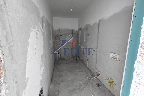 Shtepi ne shitje Apartament ne Tirane, 1+1, Mobilimi Bosh, pa mobiluar, Pagesa 81,669  Euro.