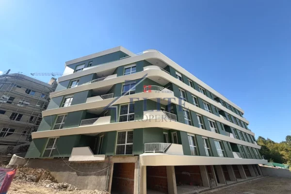 Shtepi ne shitje Apartament ne Tirane, Garsoniere, Mobilimi Bosh, pa mobiluar, Pagesa 107,200  Euro.