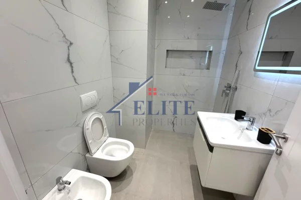 Shtepi ne shitje Apartament ne Tirane, 2+1, Mobilimi E mobiluar, Pagesa 240,000  Euro.