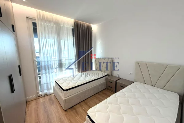 Shtepi ne shitje Apartament ne Tirane, 2+1, Mobilimi E mobiluar, Pagesa 240,000  Euro.