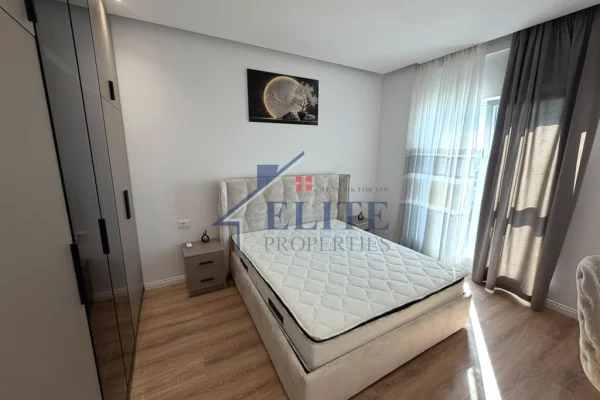 Shtepi ne shitje Apartament ne Tirane, 2+1, Mobilimi E mobiluar, Pagesa 240,000  Euro.