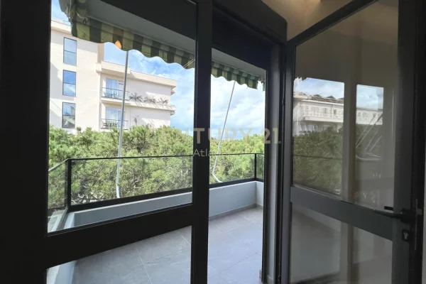 Shtepi ne shitje Apartament ne Durres, 2+1, Mobilimi Bosh, pa mobiluar, Pagesa 135,000  Euro.