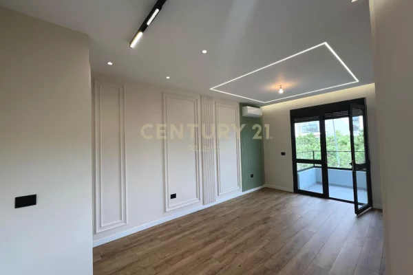 Shtepi ne shitje Apartament ne Durres, 2+1, Mobilimi Bosh, pa mobiluar, Pagesa 135,000  Euro.