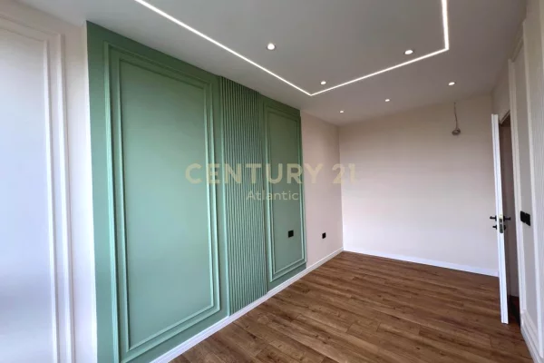 Shtepi ne shitje Apartament ne Durres, 2+1, Mobilimi Bosh, pa mobiluar, Pagesa 135,000  Euro.