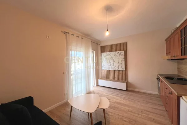 Shtepi ne shitje Apartament ne Durres, Garsoniere, Mobilimi E mobiluar, Pagesa 55,000  Euro.