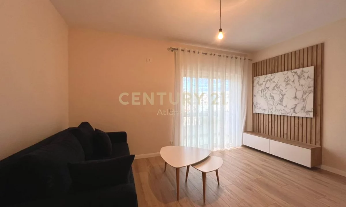 Shtepi ne shitje Apartament ne Durres, Garsoniere, Mobilimi E mobiluar, Pagesa 55,000  Euro.