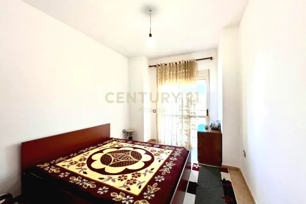 Shtepi ne shitje Apartament ne Durres, 2+1, Mobilimi E mobiluar, Pagesa 79,000  Euro.