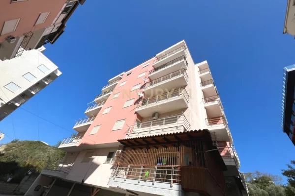 Shtepi ne shitje Apartament ne Durres, 2+1, Mobilimi E mobiluar, Pagesa 79,000  Euro.