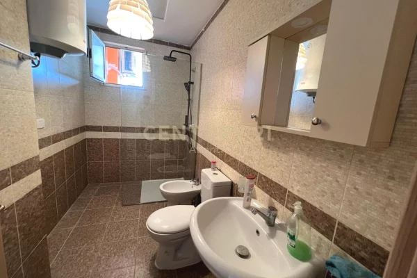 Shtepi ne shitje Apartament ne Durres, 1+1, Mobilimi E mobiluar, Pagesa 95,000  Euro.