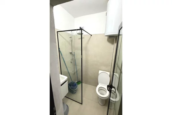 Shtepi ne shitje Apartament ne Durres, 1+1, Mobilimi E mobiluar, Pagesa 90,000  Euro.