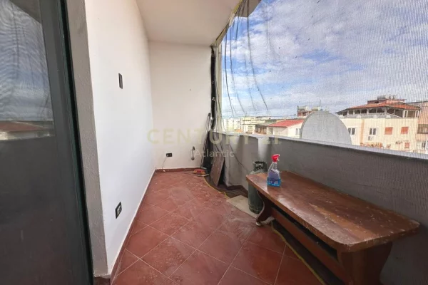 Appartamento in vendita a Durazzo 2+1, Vuoto