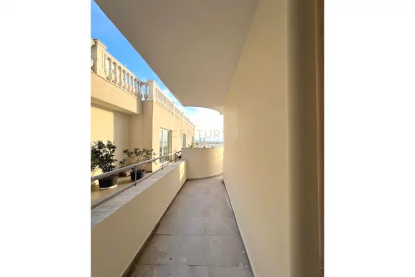 Shtepi ne shitje Apartament ne Durres, 1+1, Mobilimi E mobiluar, Pagesa 175,000  Euro.