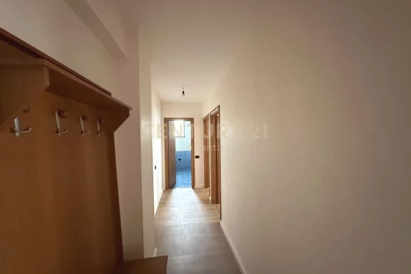 Shtepi ne shitje Apartament ne Durres, 2+1, Mobilimi Bosh, pa mobiluar, Pagesa 115,000  Euro.
