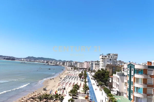 Apartament 1+1 i konvertuar 2+1 në Vijë të Parë me Detin,Pamje Panoramike Plazh Durres