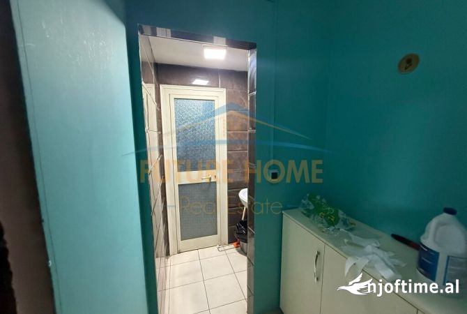 Ambiente Commerciale in Affitto 2+1 a Tirana - 1,100 Euro