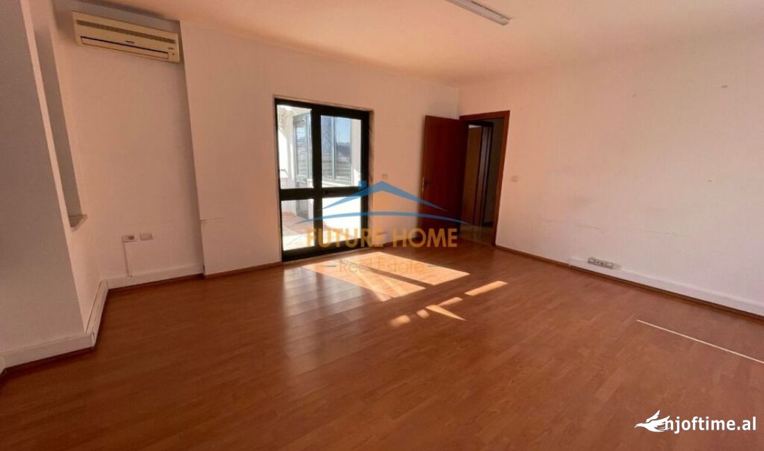 Qira, Ambient per Zyra 3+1+2+ Depo, Kullat Binjake , Tirane.