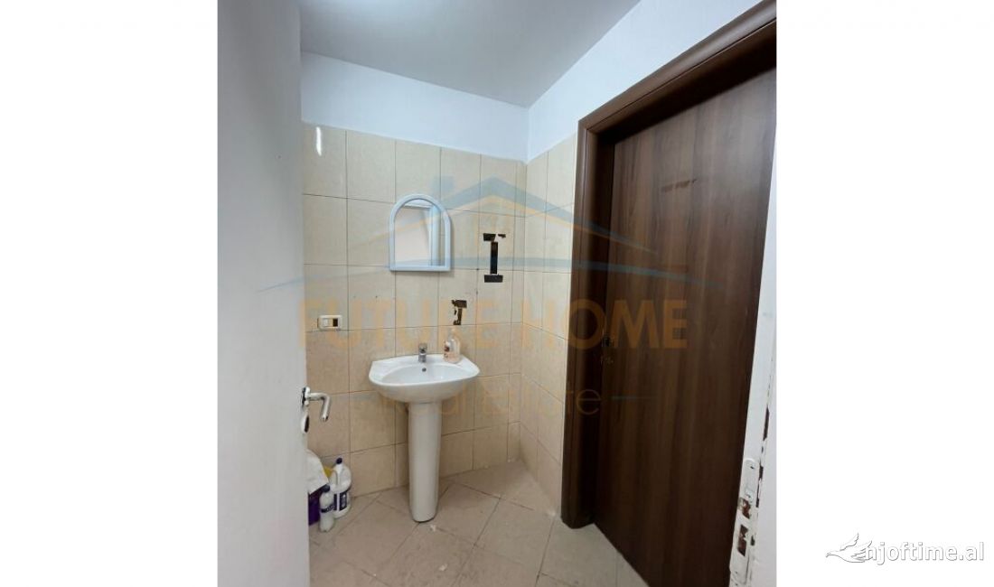 Qera, Ambjent Biznesi, Rruga e Kavajes, Tirane