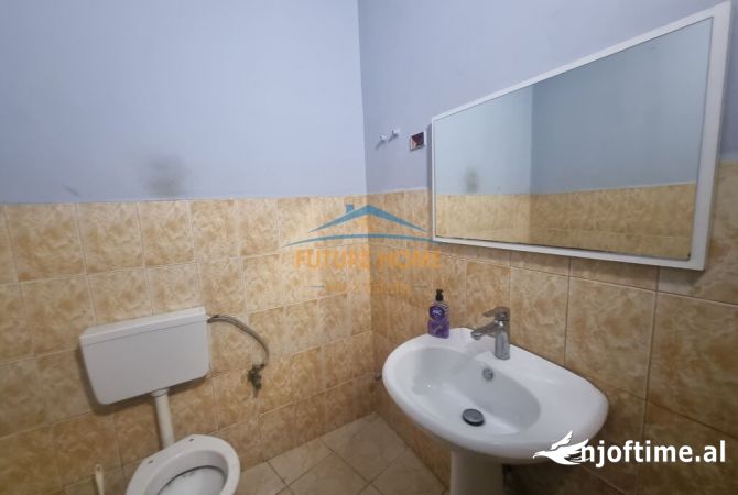 Ambiente Commerciale in Affitto 2+1 a Tirana - 700 Euro