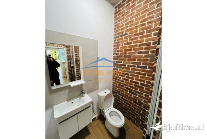 Ambiente Commerciale in Affitto 2+1 a Tirana - 300 Euro