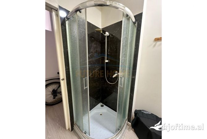 Shitet, Biznes, Parukeri, Blloku, Tirane