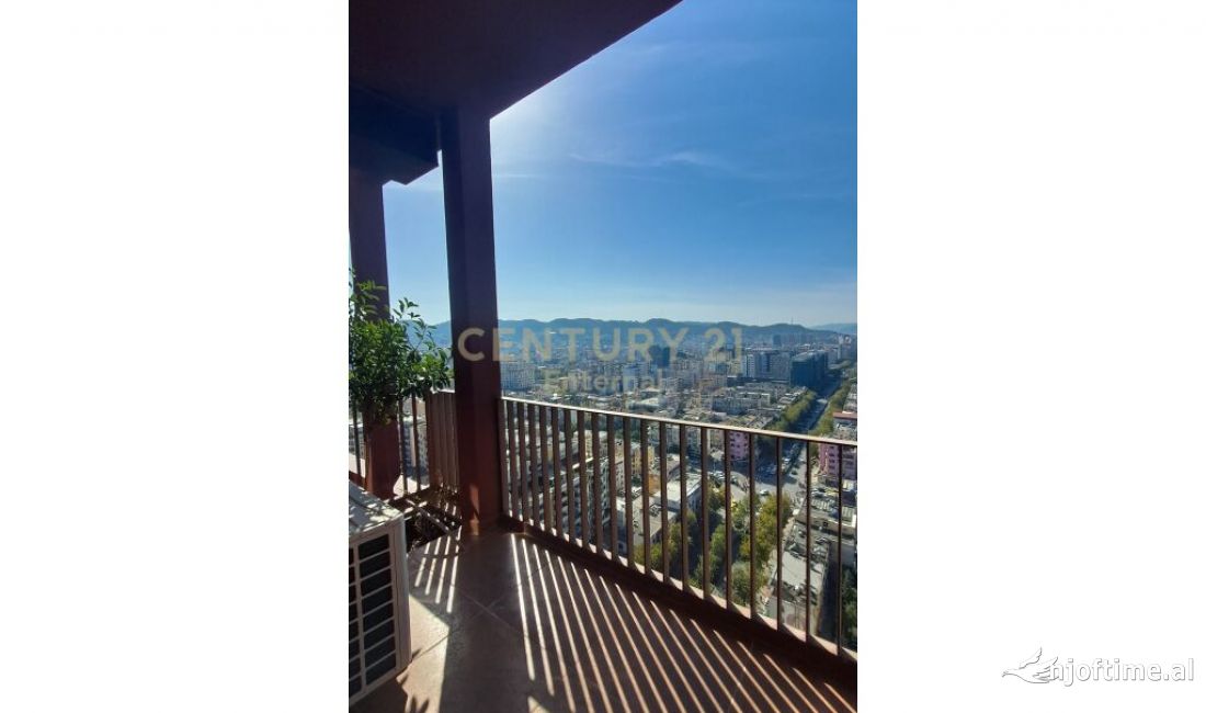 Zyre 2+1+ Parkim per qira te Garden Buildin