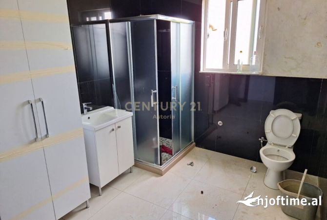 Njesi Biznesi me qera prane rrethit Kinostudio!