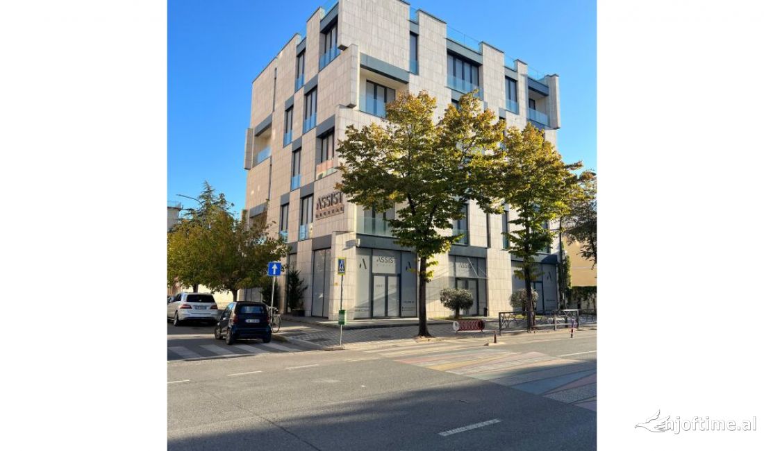 JEPET ME QIRA GODINE SHERBIMI NE RRUGEN E DURRESIT!!