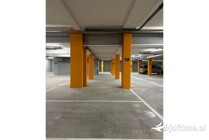 Japim me qera Ambjent Biznesi+29 Poste Parkimi ne Porcelan!