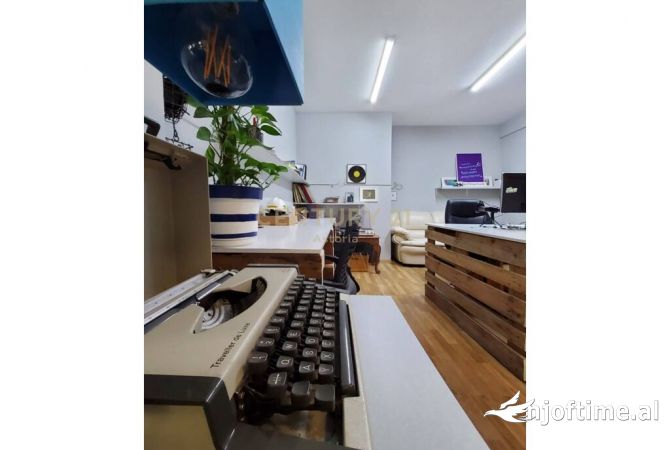 Jepet me qira ambient per zyra te Stacioni i Trenit!