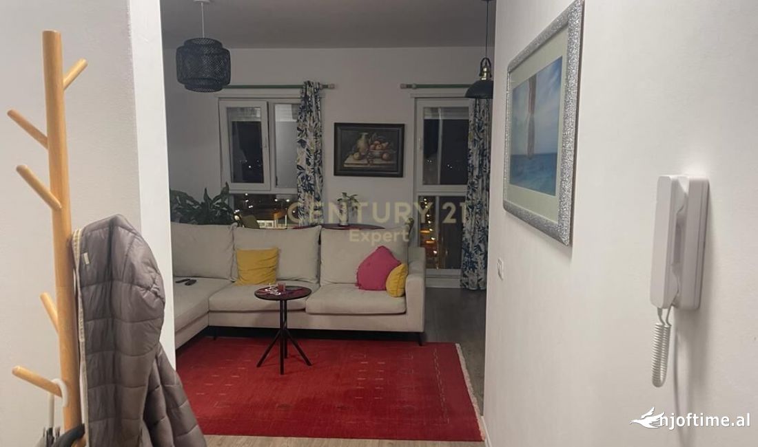 Shtepi ne shitje Apartament ne Tirane, 2+1, Mobilimi E mobiluar, Pagesa 108,900  Euro.