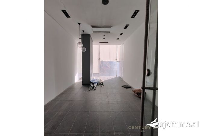 Zyre per Shitje tek Vesa Center Ish Blloku, Tirana - 180000Euro | 30m2