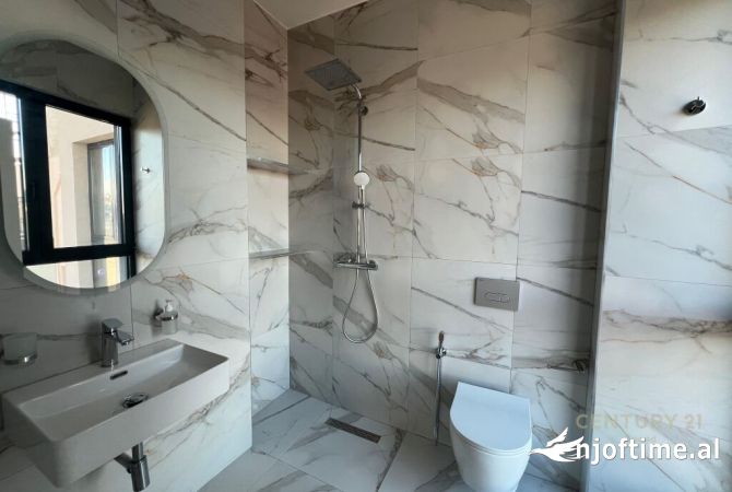 Shtepi me qera Apartament ne Tirane, 2+1, Mobilimi E mobiluar, Pagesa 1,000  Euro.