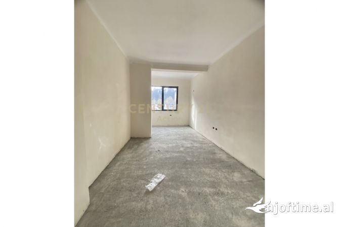 Appartamento in vendita a Tirana 2+1, Vuoto