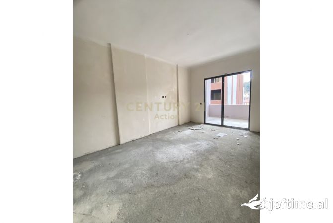 Appartamento in vendita a Tirana 2+1, Vuoto