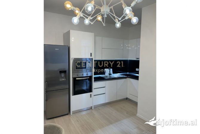 Shtepi me qera Apartament ne Tirane, 2+1, Mobilimi E mobiluar, Pagesa 700  Euro.