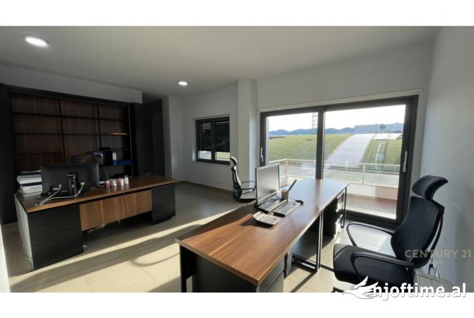 Jepet me qira ambient per zyra tek Zogu i Zi!