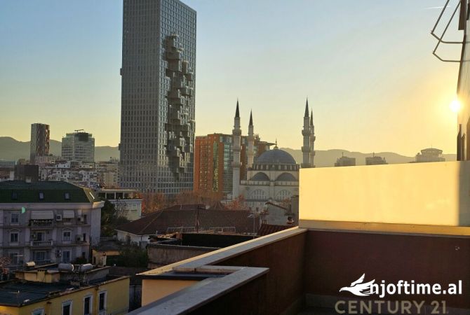 Shtepi me qera Duplex(shtepi me 2 kate) ne Tirane, 3+1, Mobilimi E mobiluar, Pagesa 1,200  Euro.