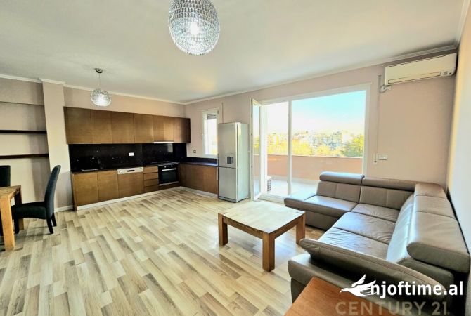 DUBLEKS 3+1 PER QIRA PERBALLE PARLAMENTIT