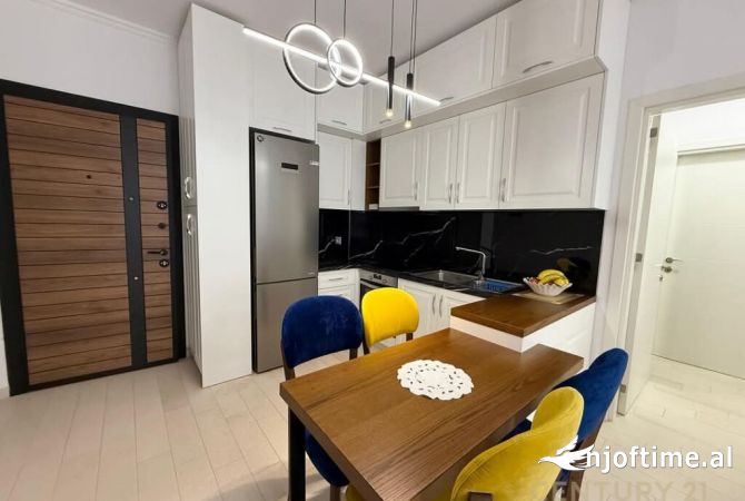 Shtepi me qera Apartament ne Tirane, 2+1, Mobilimi E mobiluar, Pagesa 700  Euro.
