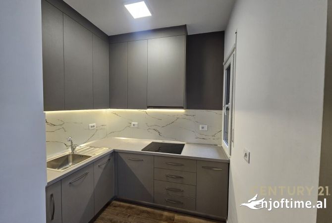 Shtepi me qera Apartament ne Tirane, 2+1, Mobilimi E mobiluar, Pagesa 850  Euro.